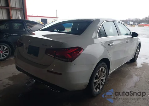 2020 Mercedes-Benz A 220 4Matic z USA, uszkodzony, nr VIN WDD3G4FB1LW040670